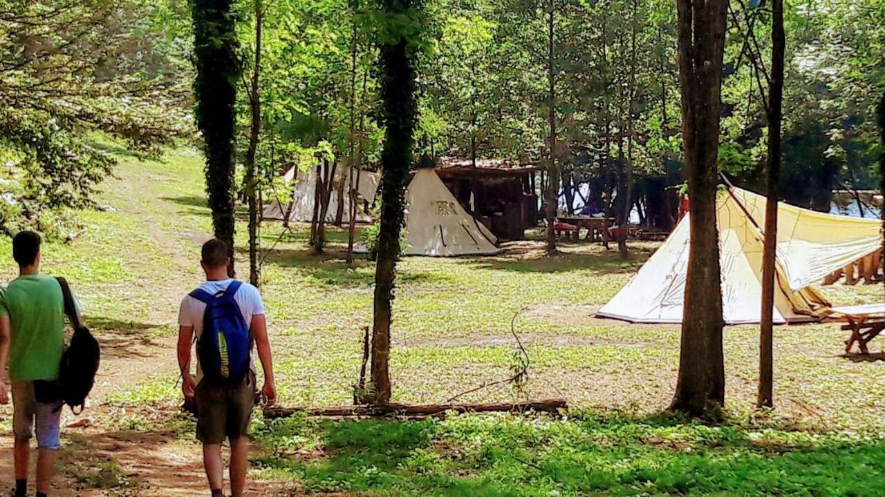 Отель Robinson Camp Kupa - Juratovicki Brig Netretic Экстерьер фото